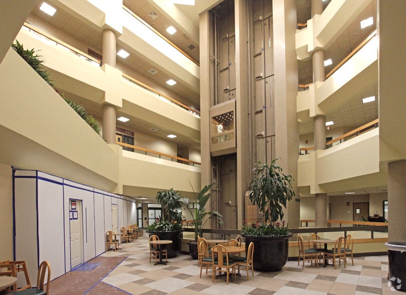 11111 Research Blvd, Austin, TX for lease - Lobby - Image 3 of 9