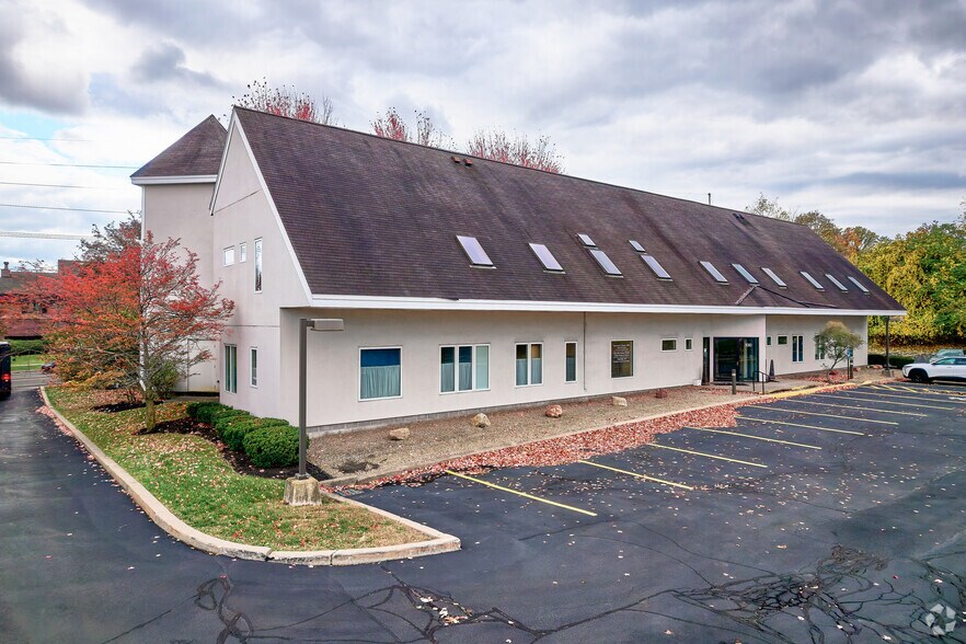 980 Westfall Rd, Rochester, NY for sale - Primary Photo - Image 1 of 1