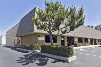 9302-9308 Narnia Dr, Riverside, CA for lease Building Photo- Image 1 of 5