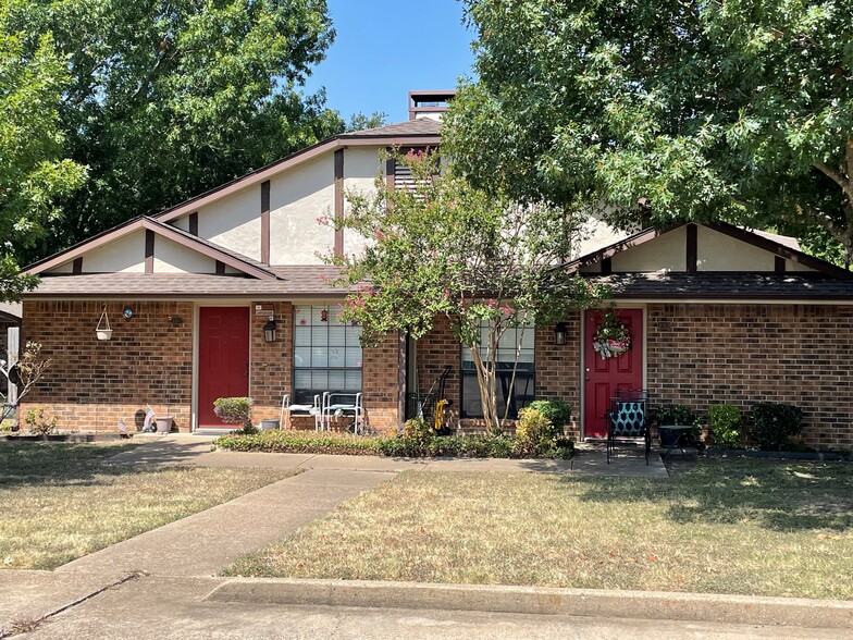 Red Oak Quadplexes - Significant Rent Upside, Red Oak, TX for sale - Building Photo - Image 2 of 36