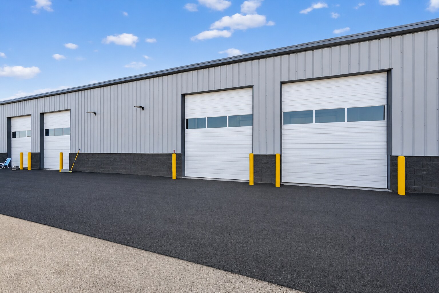 7915 Glen Harbor Blvd, Glendale, AZ for lease Building Photo- Image 1 of 8