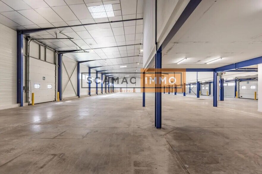 Flex in Bezons for lease - Building Photo - Image 2 of 7