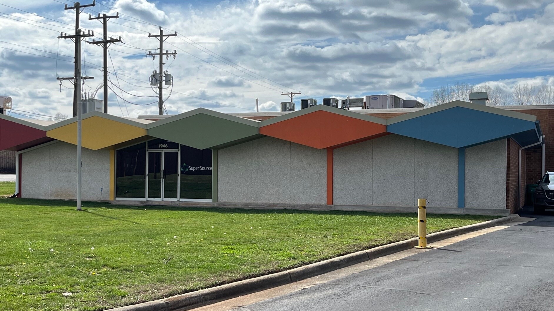 1946 W Green Dr, High Point, NC for sale Building Photo- Image 1 of 1