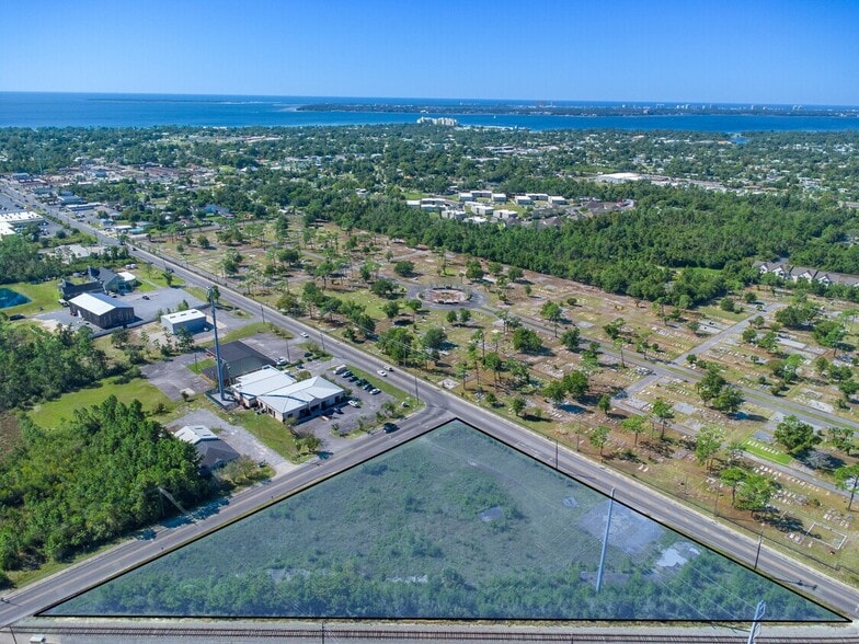 1904 Lisenby Ave, Panama City, FL for lease - Building Photo - Image 2 of 4