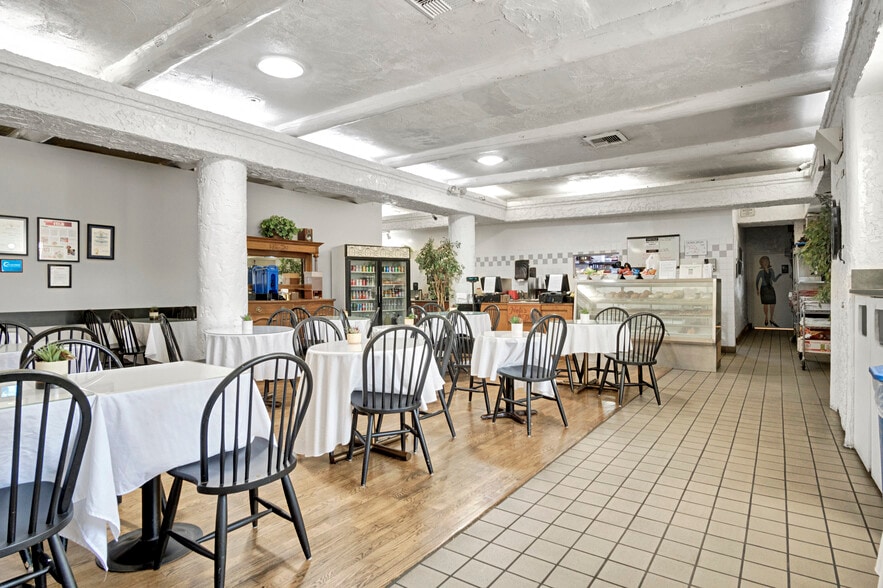 2214 Stoner Ave, Los Angeles, CA for lease - Building Photo - Image 2 of 22