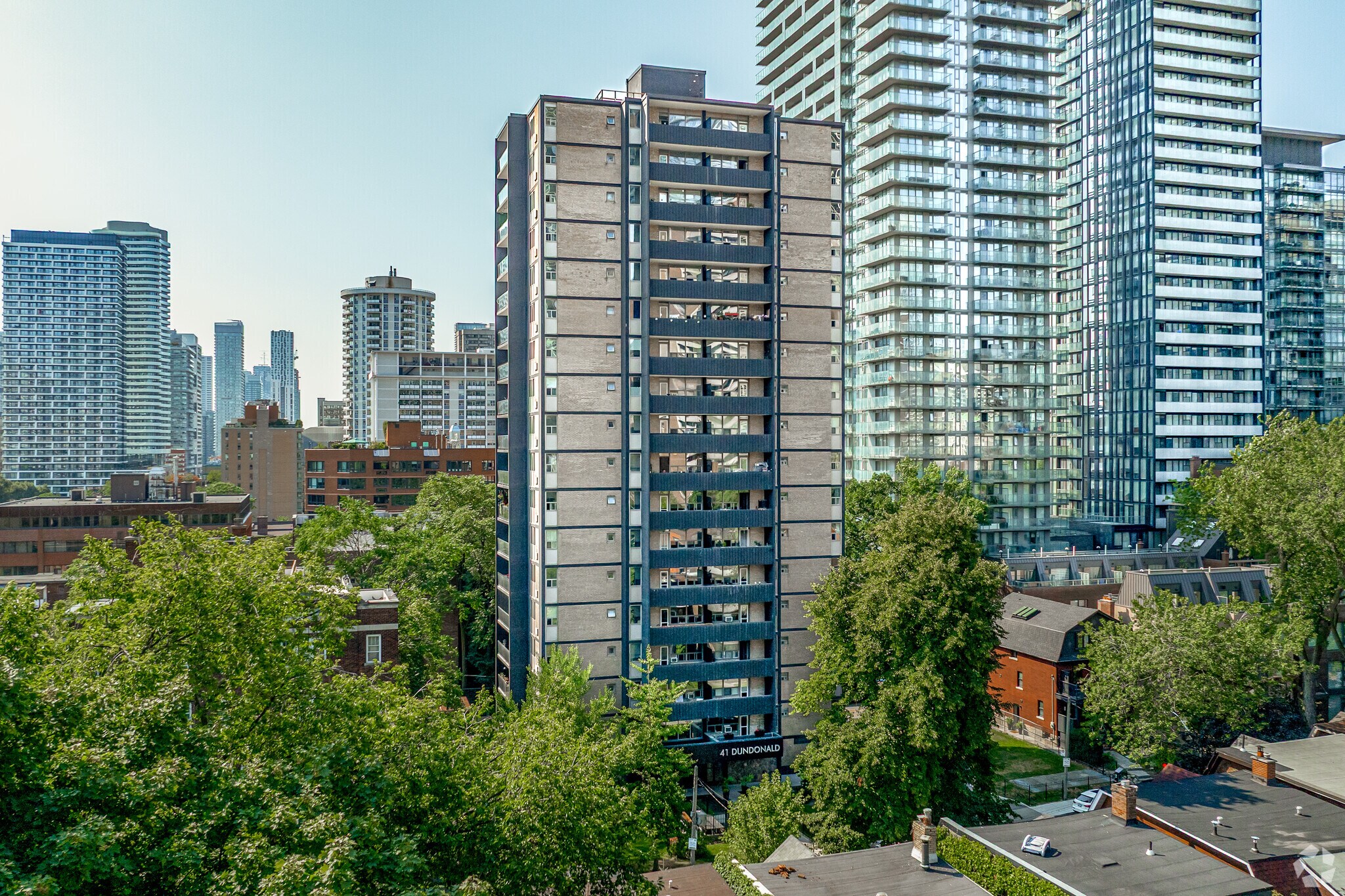 41 Dundonald St, Toronto, ON for sale Primary Photo- Image 1 of 1