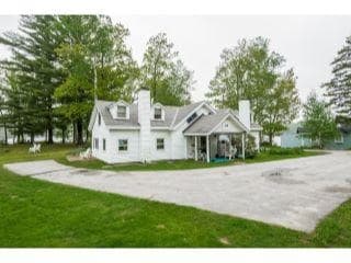 21 Sunnyside Dr, Sunapee, NH for sale - Primary Photo - Image 1 of 1