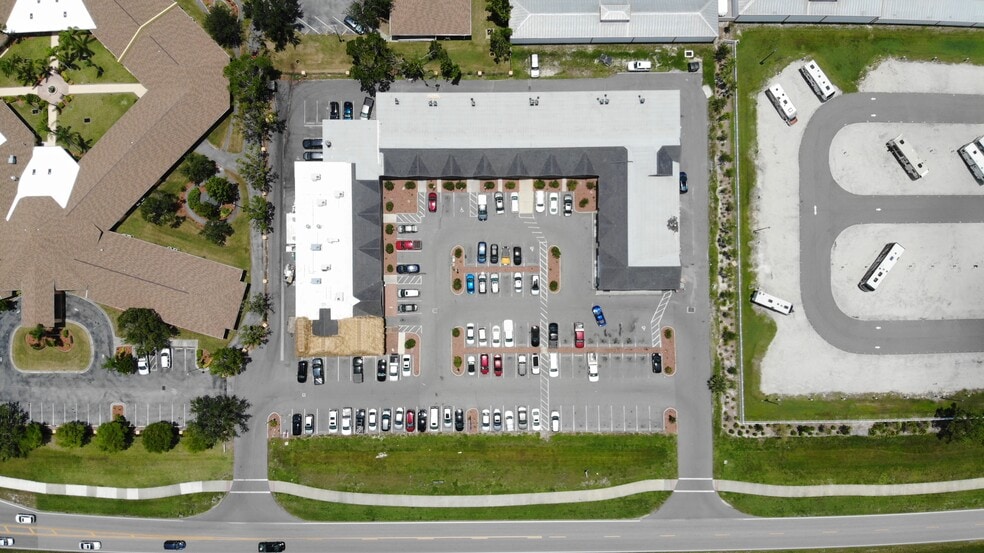 24901 Sandhill Blvd, Punta Gorda, FL for lease - Building Photo - Image 3 of 18