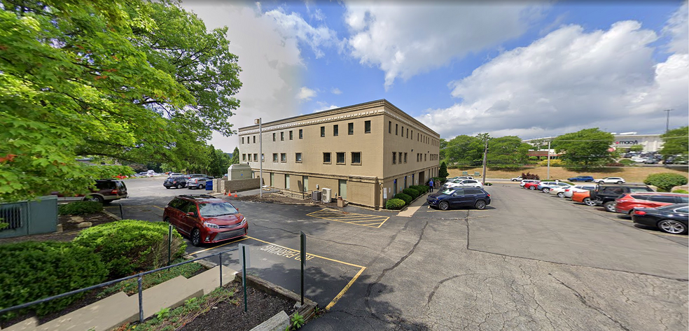 110 Fort Couch Rd, Pittsburgh, PA for lease - Building Photo - Image 3 of 4