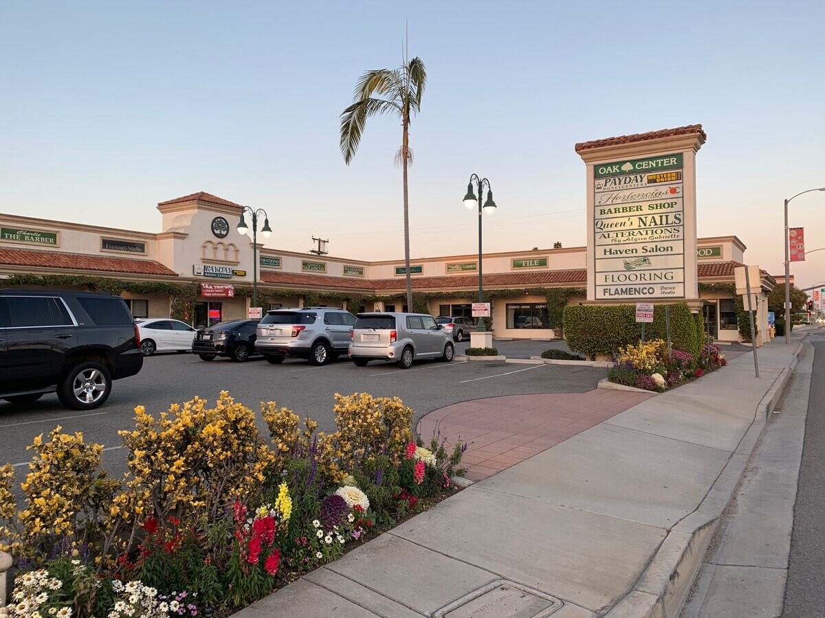 32513273 Katella Ave, Los Alamitos, CA 90720