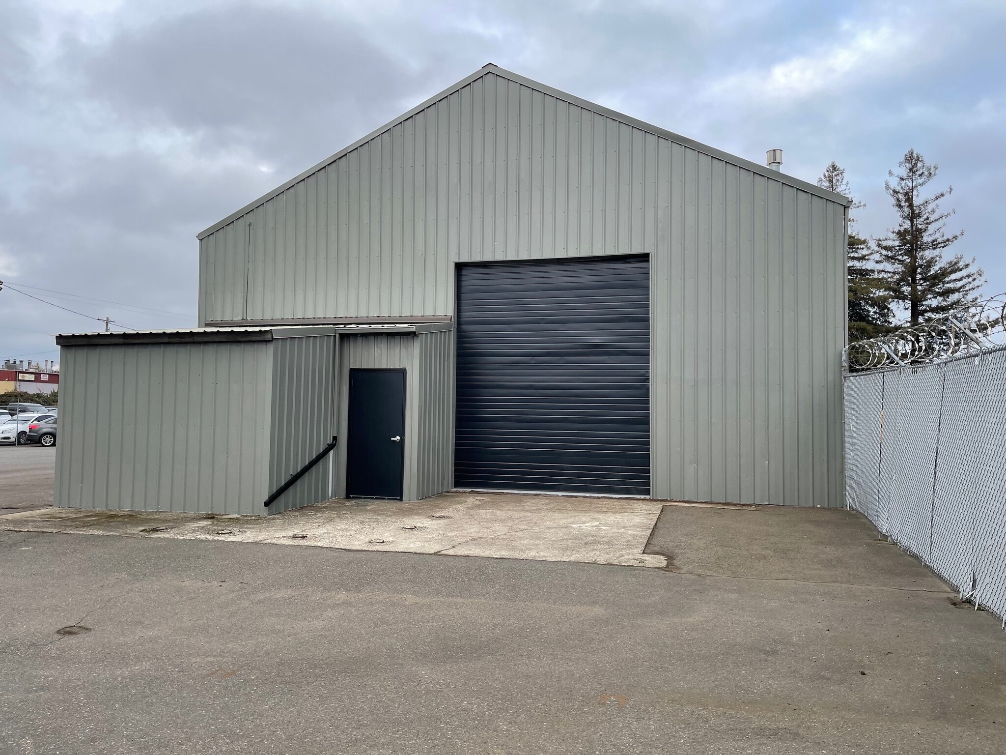 2990 Portland Rd NE, Salem, OR for lease Building Photo- Image 1 of 14