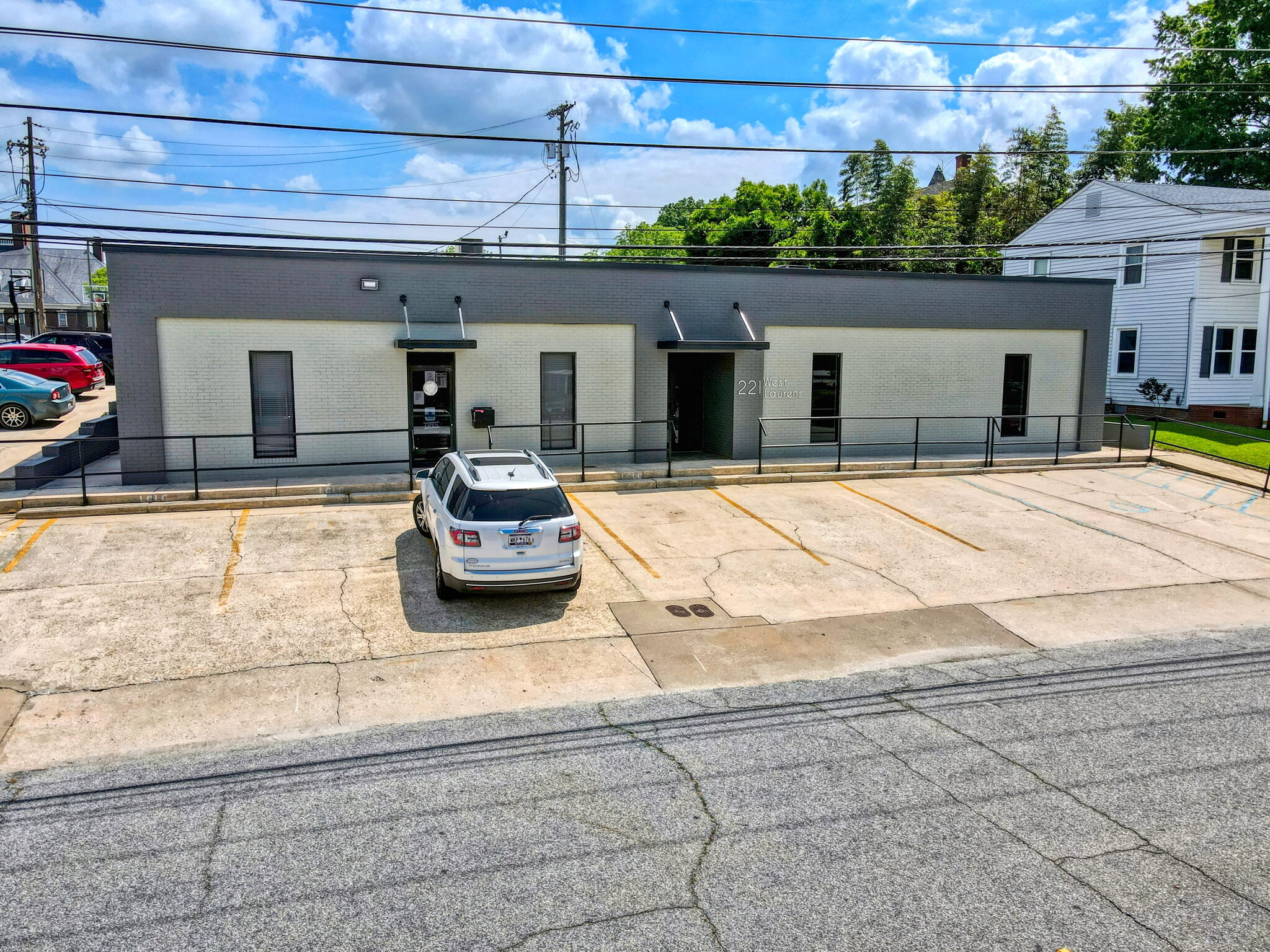 221 W Laurens St, Laurens, SC for lease Building Photo- Image 1 of 20