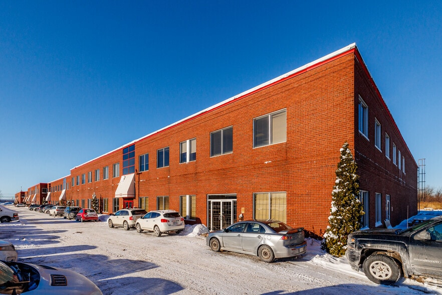935-965 Rue Reverchon, Montréal, QC for lease - Building Photo - Image 3 of 4