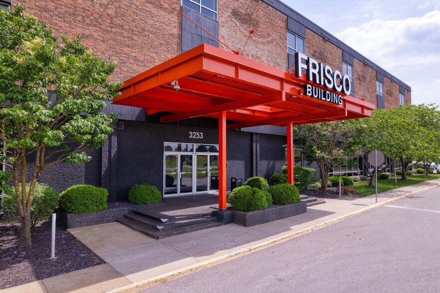 3253 E Chestnut Expy, Springfield, MO for lease - Primary Photo - Image 1 of 30