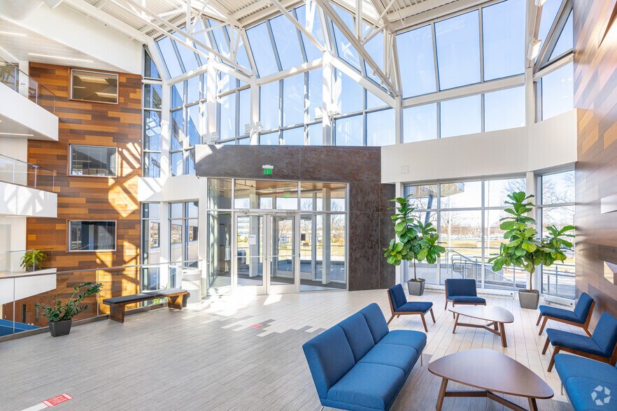980 Jolly Rd, Blue Bell, PA for lease - Lobby - Image 2 of 11