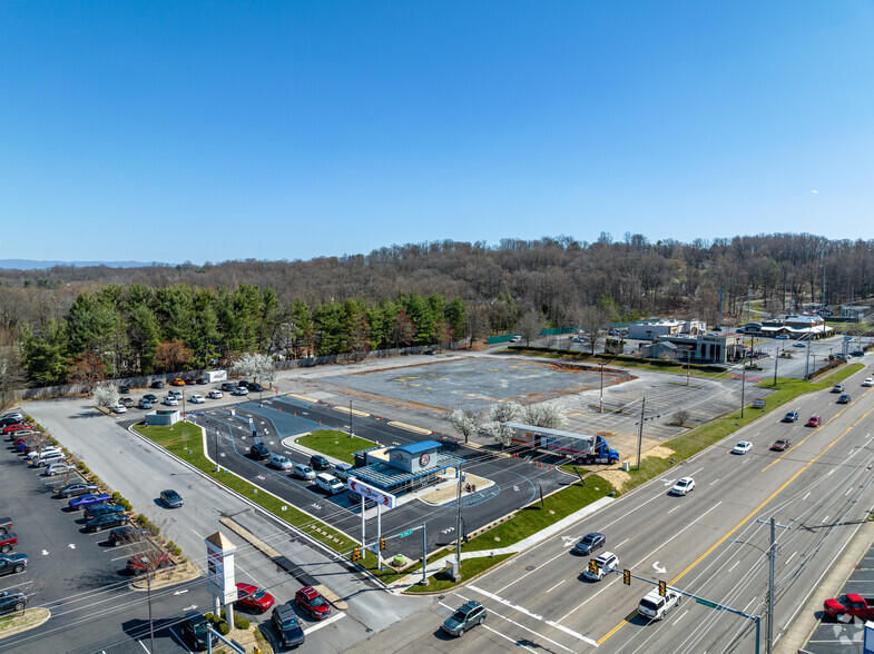 1910 N Roan St, Johnson City, TN for lease - Aerial - Image 2 of 14