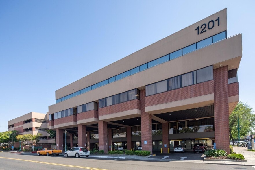 1201 Alhambra Blvd, Sacramento, CA for lease - Building Photo - Image 3 of 11