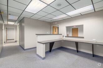 6 Hearthstone Ct, Reading, PA for lease Interior Photo- Image 2 of 5