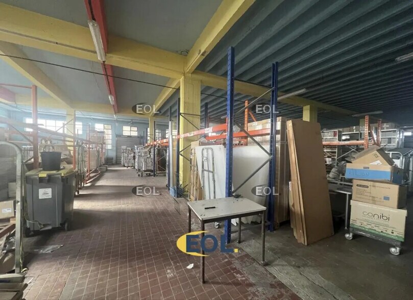 Flex in Bobigny for lease - Interior Photo - Image 1 of 14