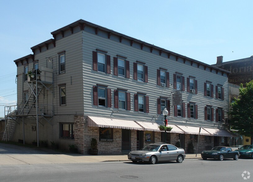 140 Madison St, Oneida, NY for sale - Primary Photo - Image 1 of 1
