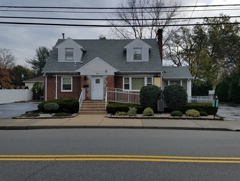 521 Saddle River Rd, Fair Lawn, NJ 07410