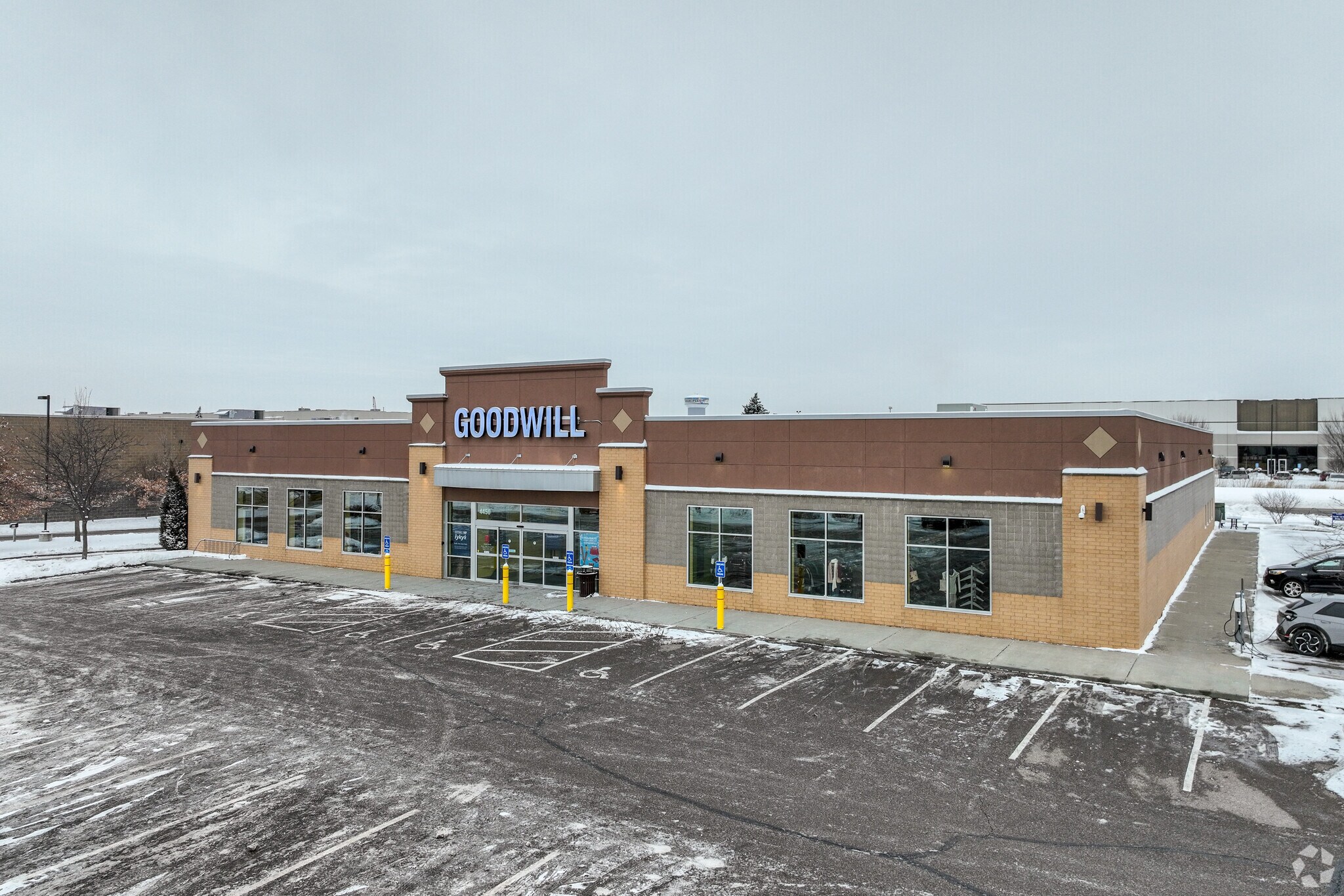 4450 12th Ave E, Shakopee, MN for sale Primary Photo- Image 1 of 1