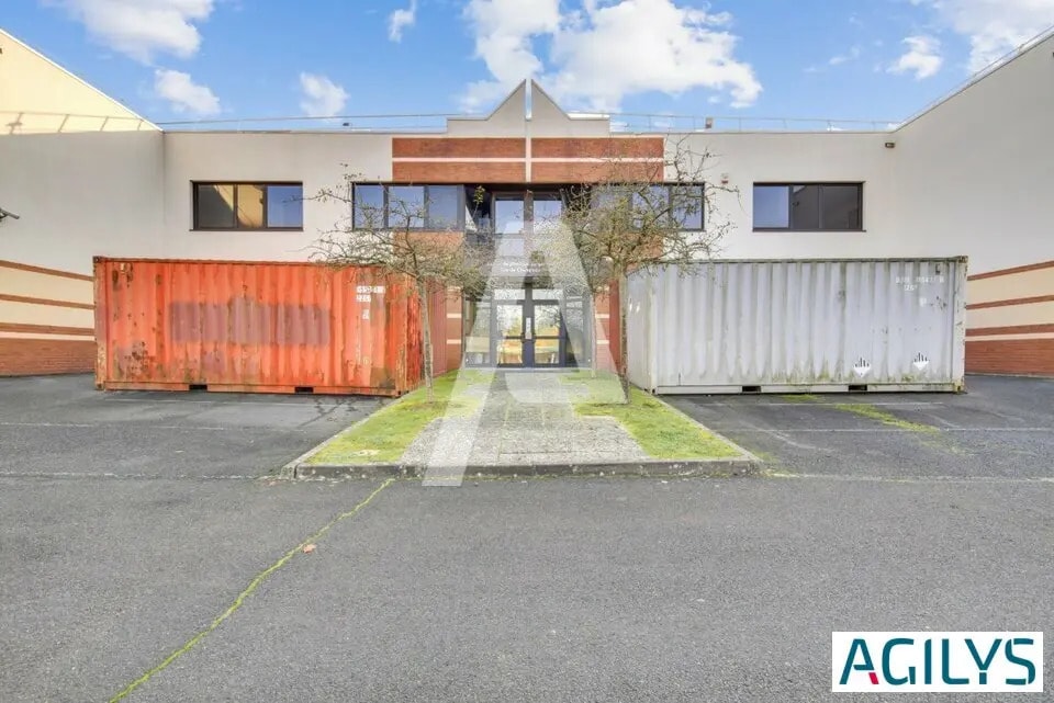 Location Local d'activités 518 m² - Photo 1