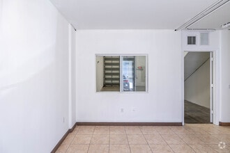 1211 Stirling Rd, Dania Beach, FL for lease Interior Photo- Image 1 of 5
