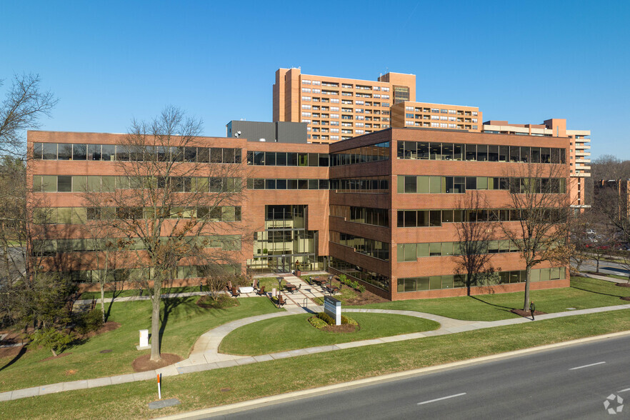 849 Fairmount Ave, Towson, MD for lease - Primary Photo - Image 1 of 3