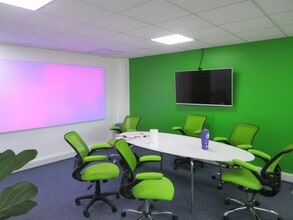 109 Chertsey Rd, Byfleet for lease Building Photo- Image 1 of 1