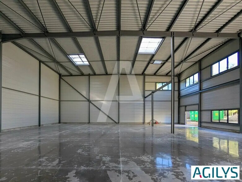 Flex in Ollainville for sale - Building Photo - Image 3 of 12