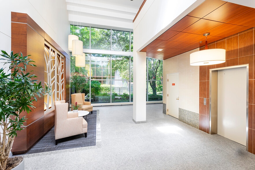 11 Trafalgar Sq, Nashua, NH for lease - Interior Photo - Image 3 of 10