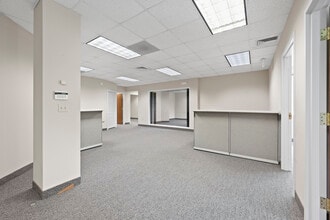 1224 Mill St, East Berlin, CT for lease Interior Photo- Image 2 of 4