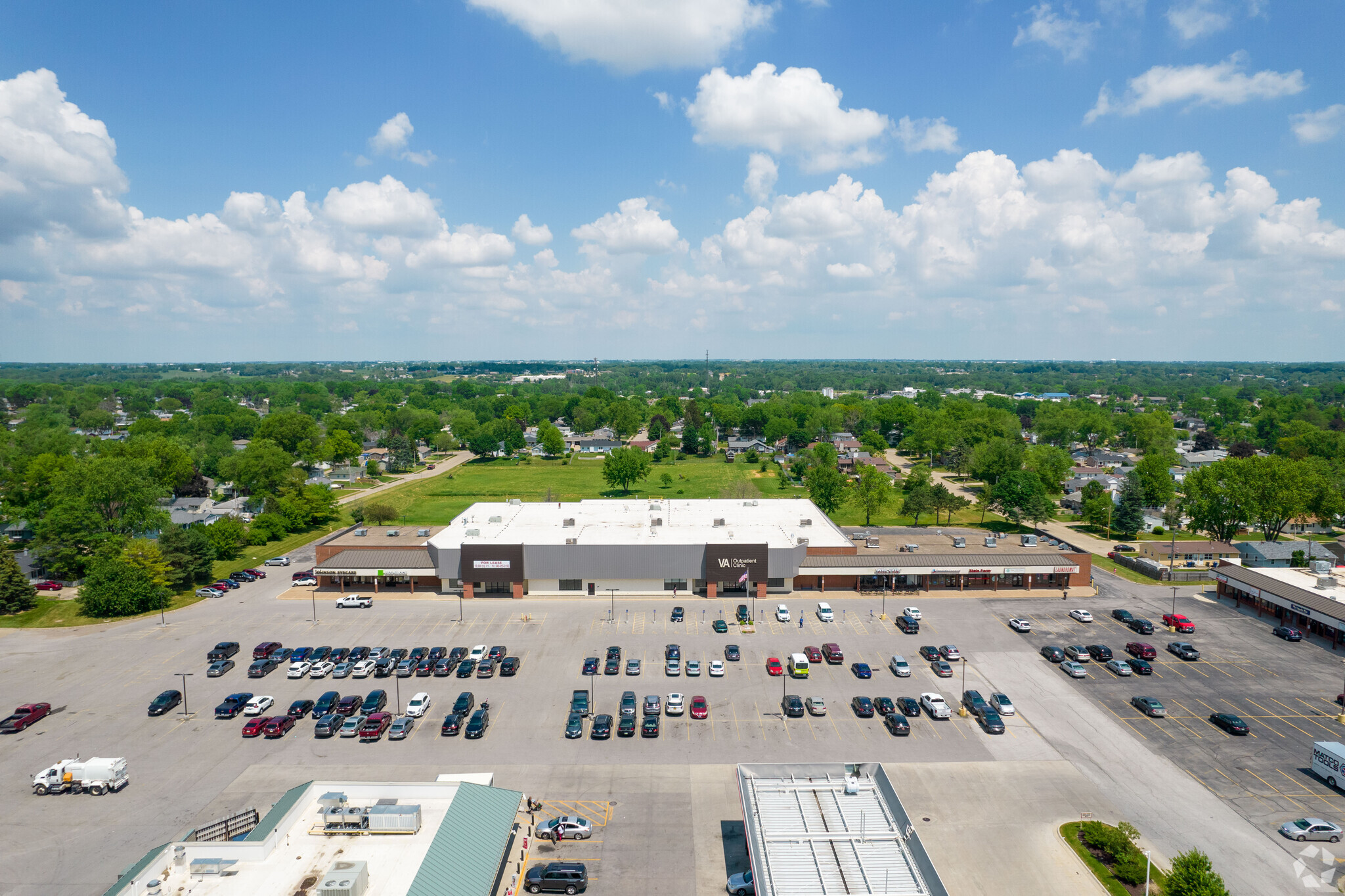 2820 W Locust St, Davenport, IA for lease Aerial- Image 1 of 23