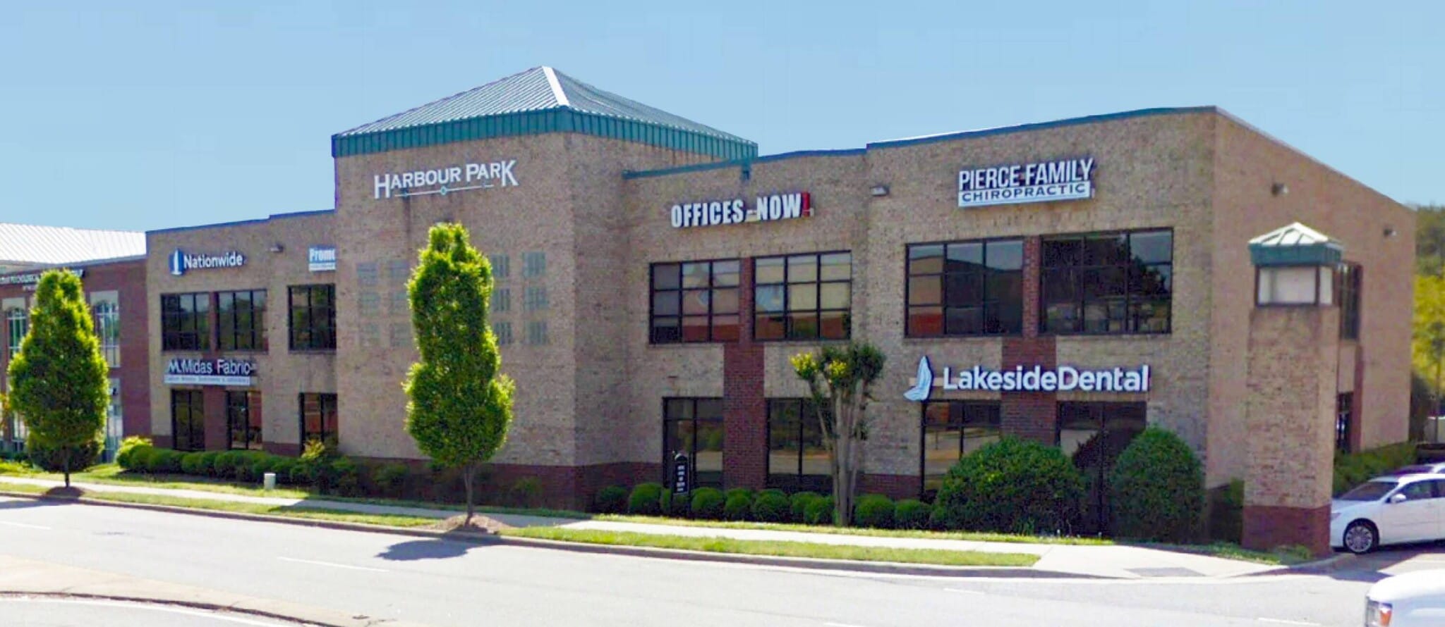 19824 W Catawba Ave, Cornelius, NC for lease Building Photo- Image 1 of 12