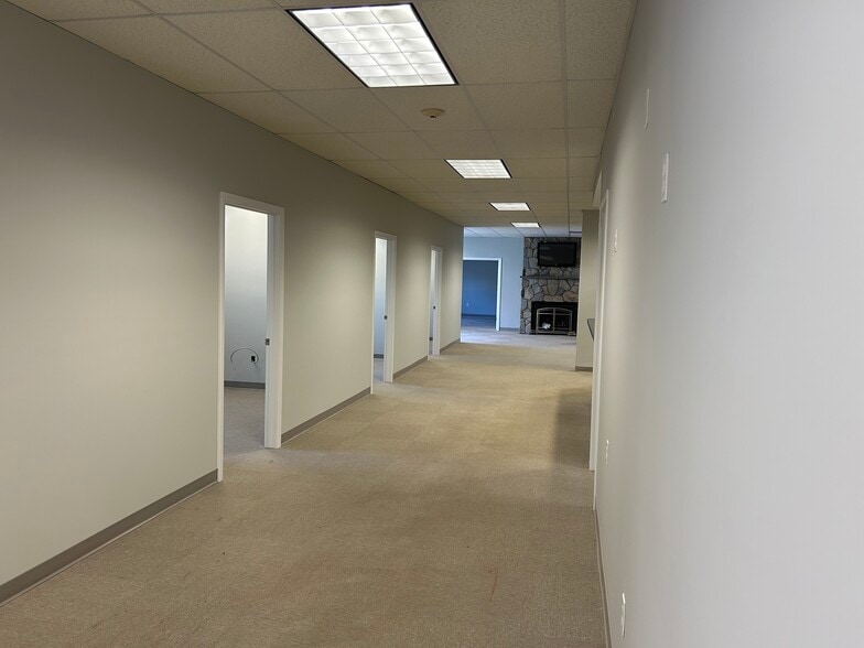 86 Payne Rd, Danbury, CT for lease - Interior Photo - Image 3 of 7