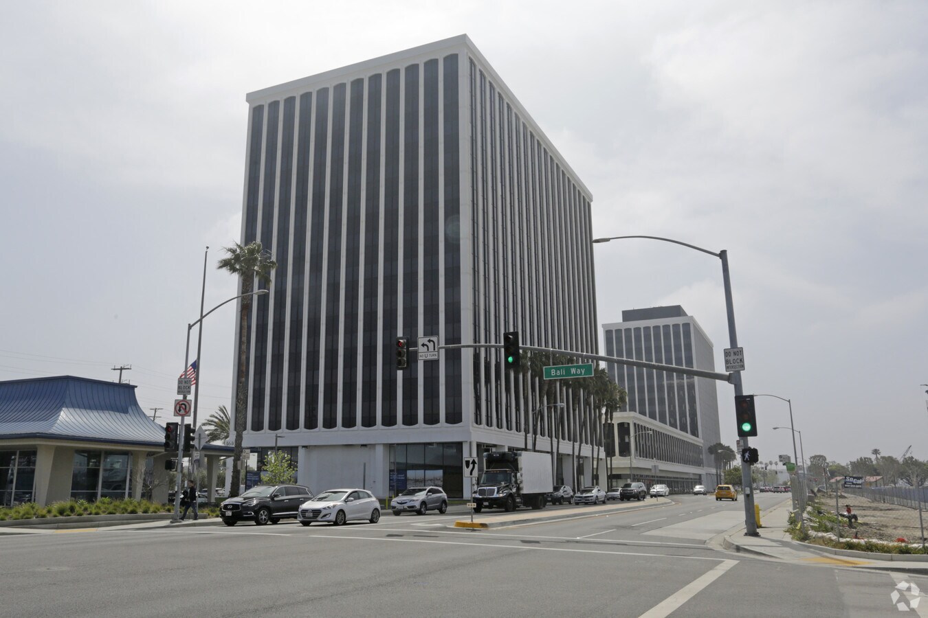 4640 Admiralty Way, Marina Del Rey, CA 90292 Marina Towers