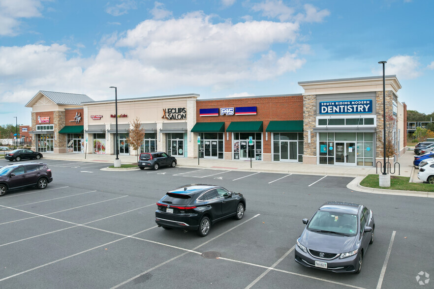 25421 Lizzio Center Dr, Chantilly, VA for lease - Building Photo - Image 2 of 3