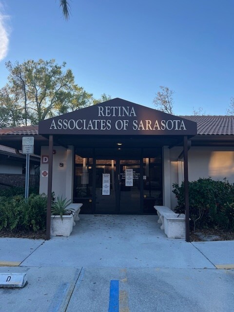 3920 Bee Ridge Rd, Sarasota, FL for sale Building Photo- Image 1 of 1