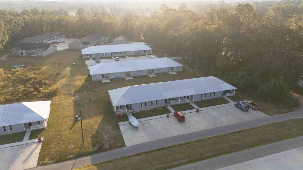 229 Doors 102 storage Ga portfolio portfolio of 58 properties for sale on LoopNet.com - Building Photo - Image 3 of 12