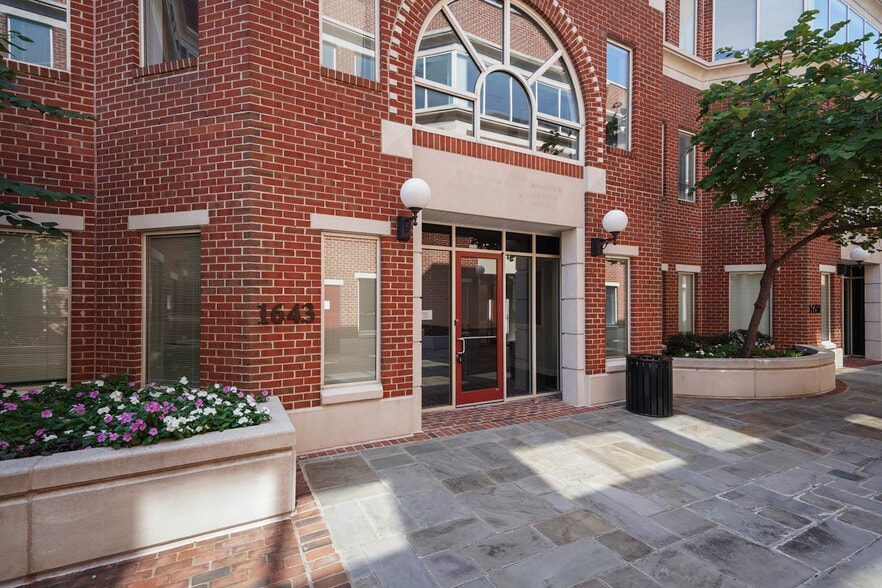 1631-1663 Prince St, Alexandria, VA for lease - Building Photo - Image 3 of 14
