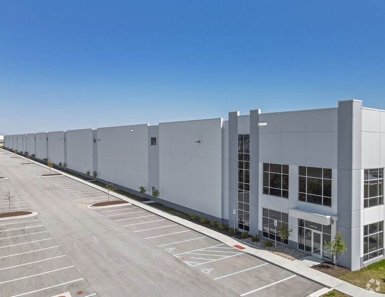 9400 Bradford Rd, Plainfield, IN for lease - Primary Photo - Image 1 of 3