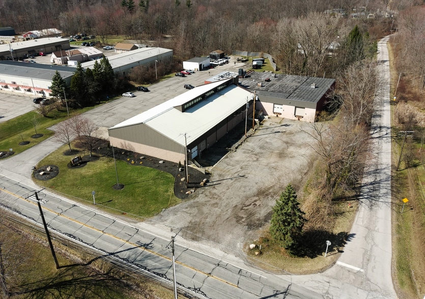 7955 Euclid Chardon Rd, Kirtland, OH for sale - Building Photo - Image 1 of 13