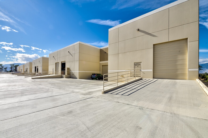 77851 Los Montanas Rd, Palm Desert, CA for lease - Building Photo - Image 3 of 27
