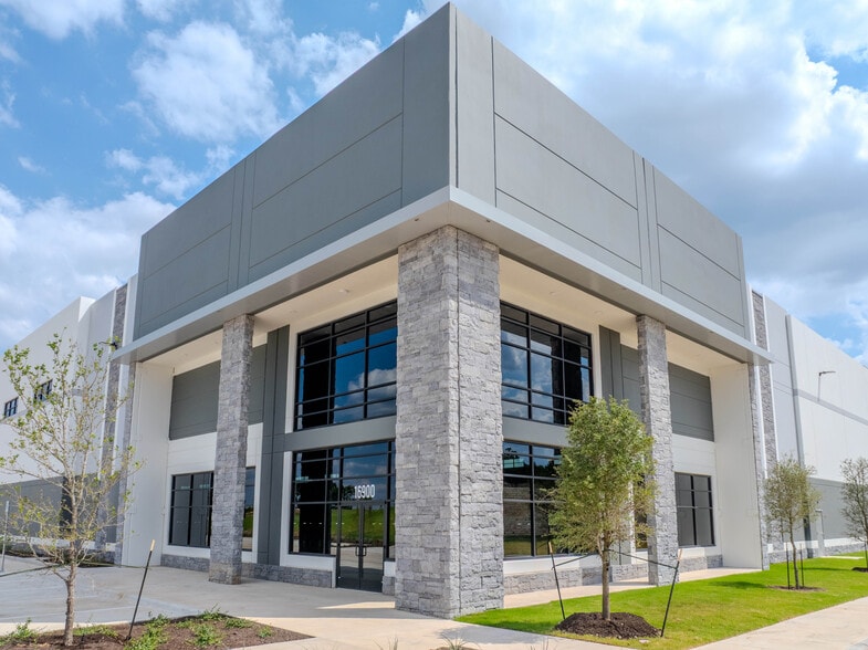 Sweetwater Village Dr, Austin, TX for lease - Building Photo - Image 1 of 13