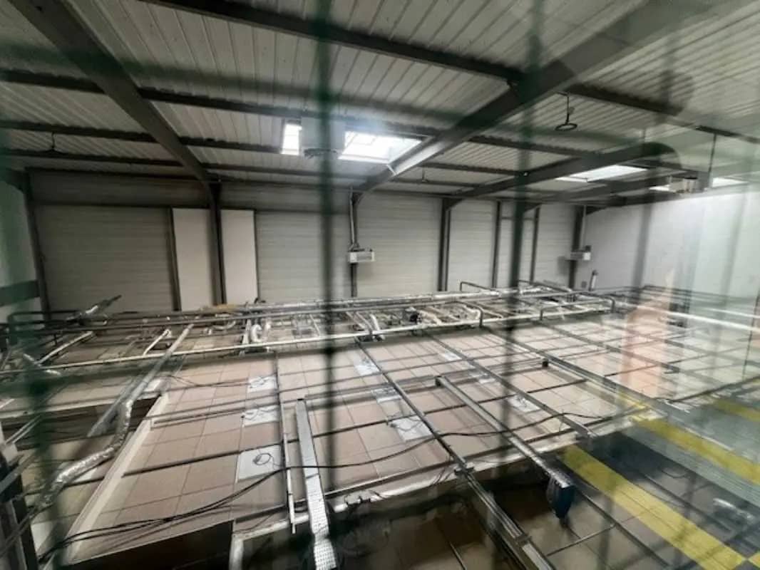 1 Rue Du Groupe Manouchian, Élancourt for lease Interior Photo- Image 1 of 12