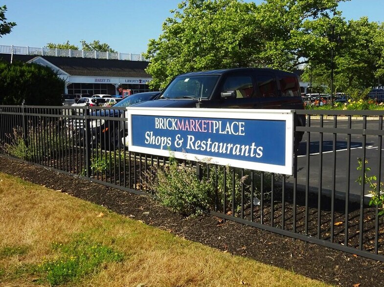 225 Goddard Row, Newport, RI 02840