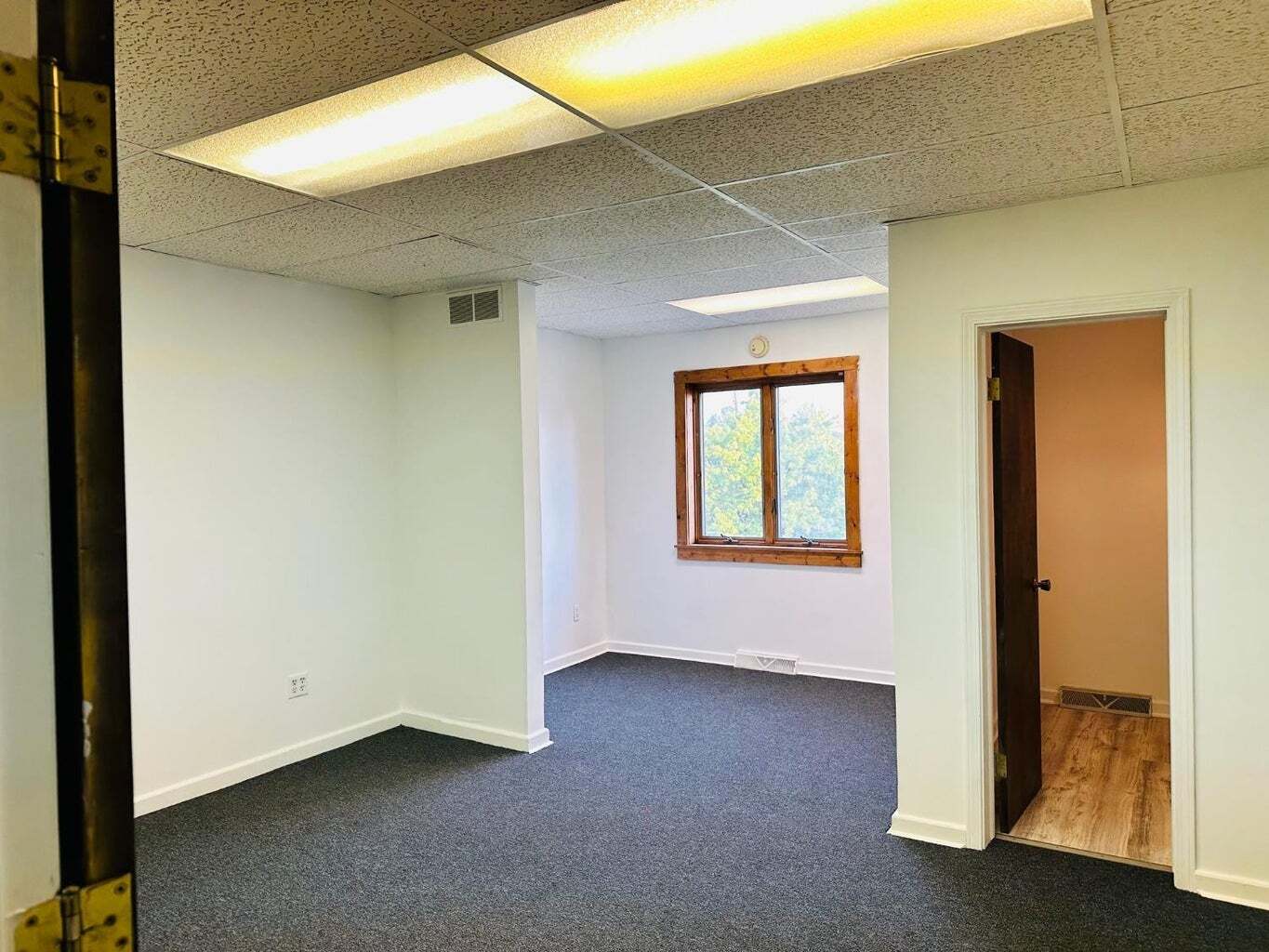 209-211 S Main St, Kouts, IN for lease Interior Photo- Image 1 of 2