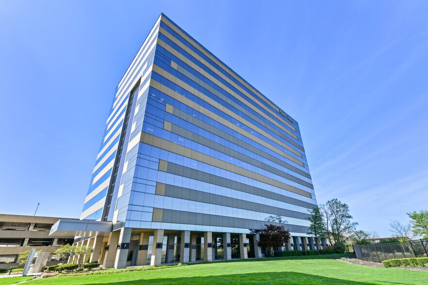 2 Miranova Pl, Columbus, OH for lease - Building Photo - Image 1 of 5