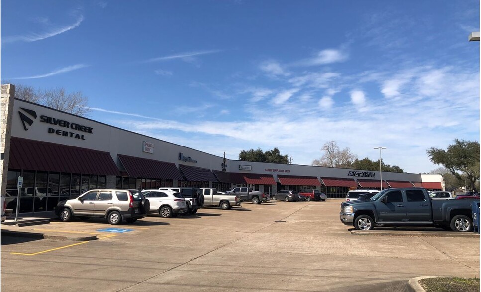 5517 W Broadway St, Pearland, TX for lease - Building Photo - Image 1 of 2